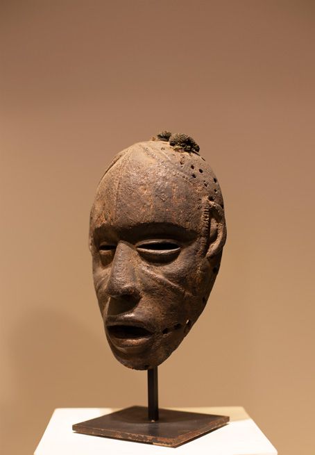 Antiquités africaines | Masque Idoma | Nigeria | Profil gauche  