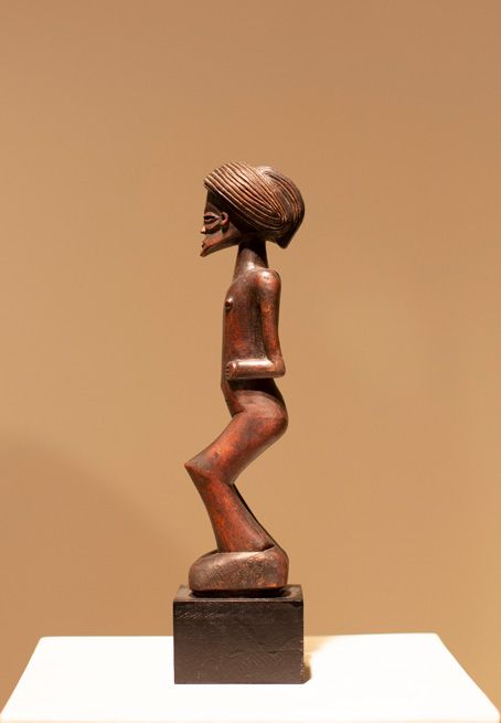 Antiquités africaines |  Statue Tshokwe - République démocratique du Congo | Trois quart  
