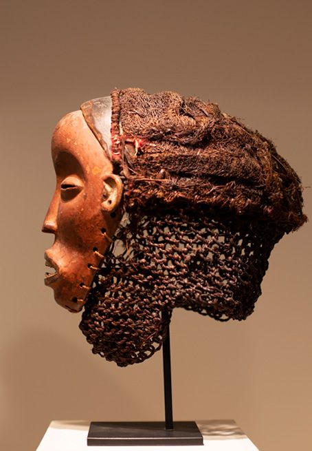 Antiquités africaines | Masque SONGO République démocratique du Congo | Trois quart  